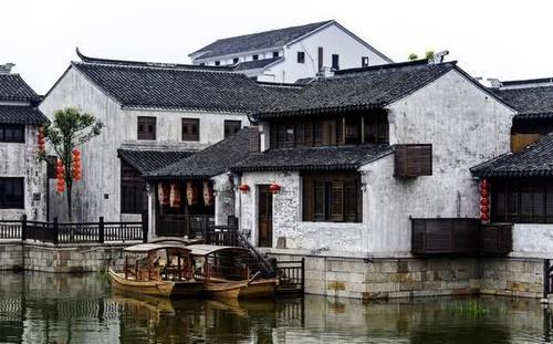 父爱含蓄又深沉！河南大哥返乡给高中女儿偷偷买电脑